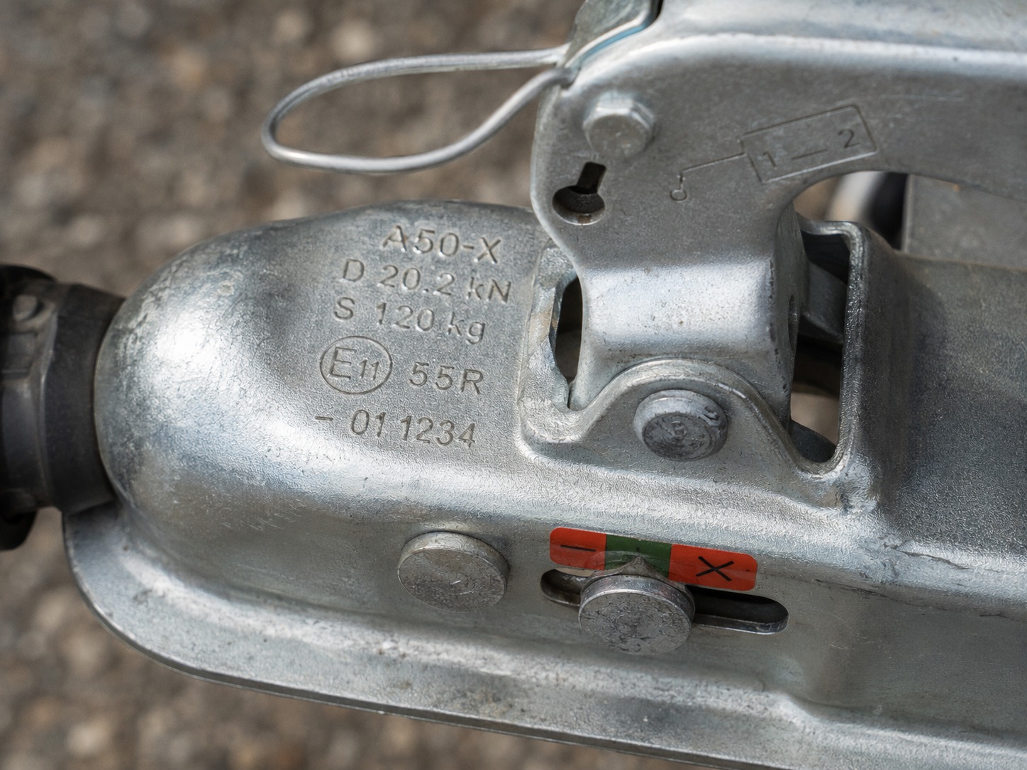 Tow coupling showing D-value S-value class and approval markings